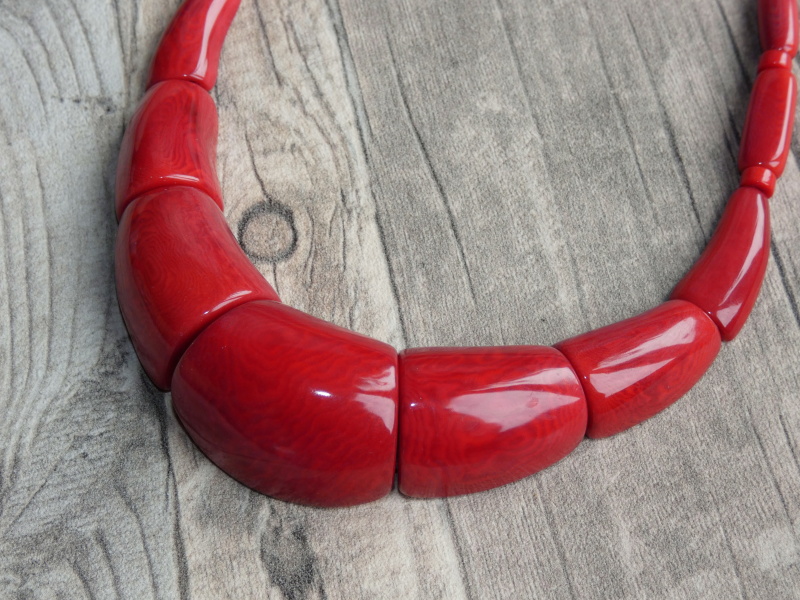 Náhrdelník (tagua červený)