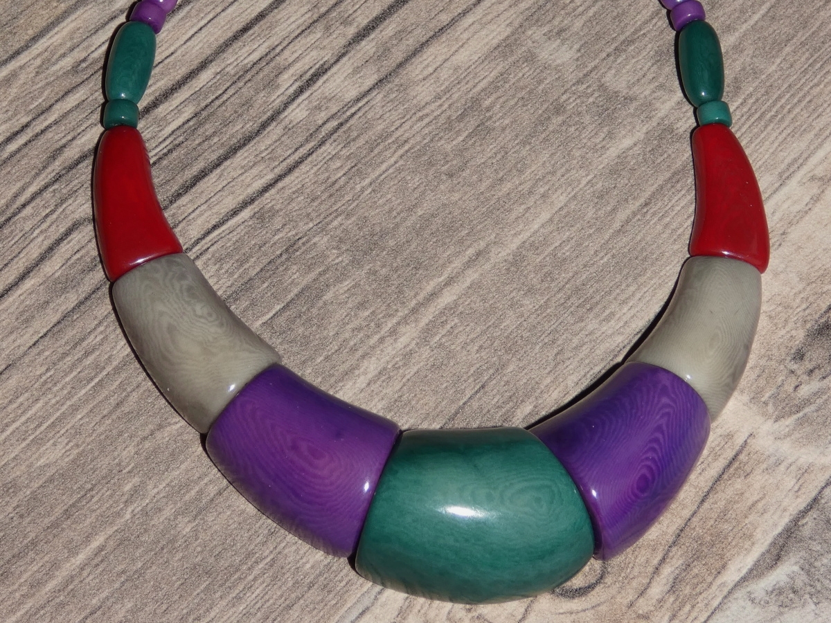 Náhrdelník (tagua, barevný)