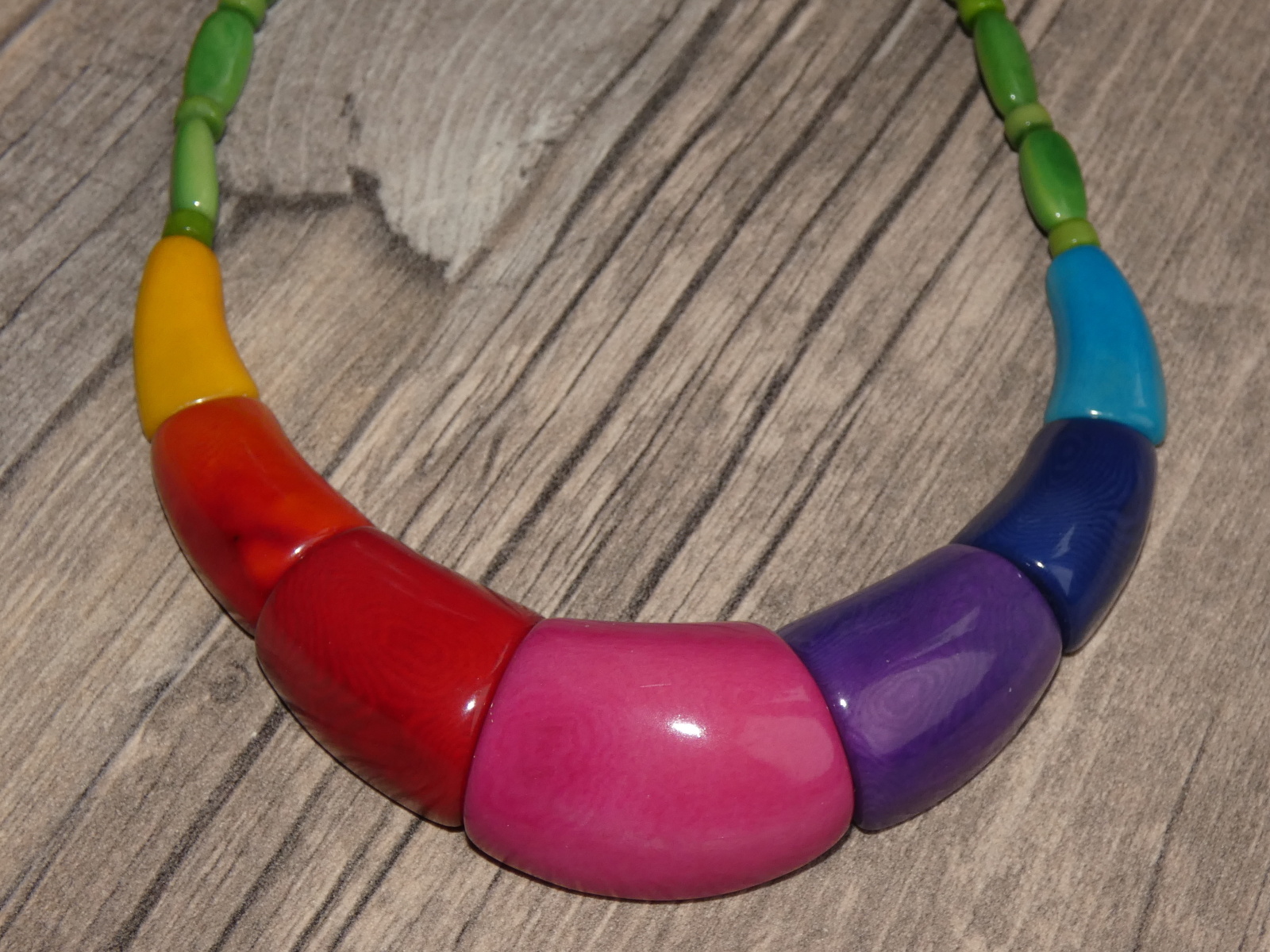 Náhrdelník (tagua, duhový)