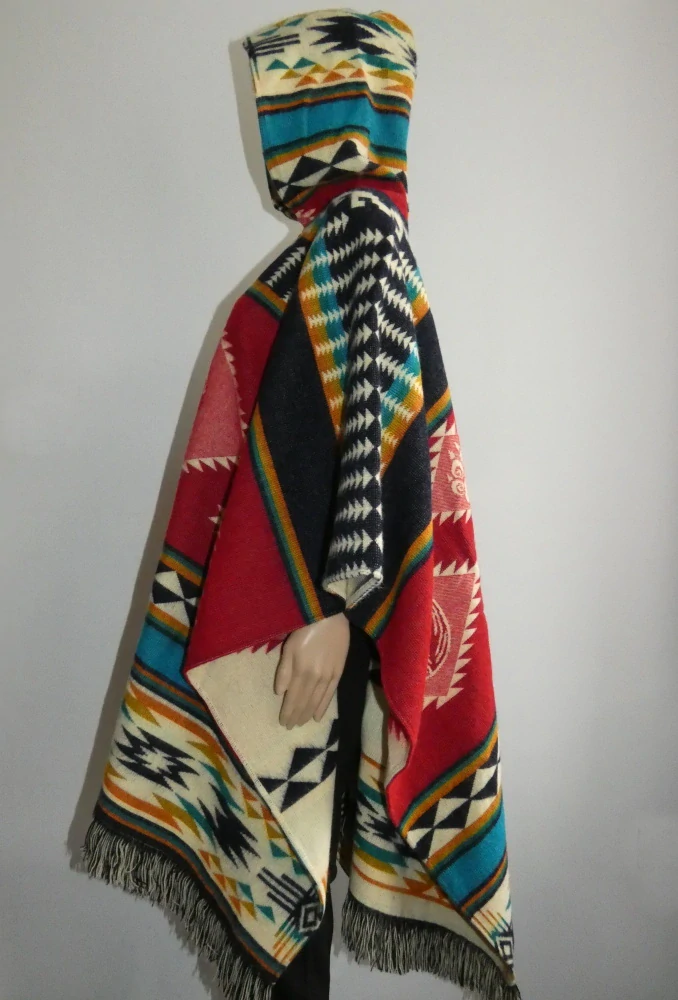 Pončo (lamí vlna, Ekvádor, vlci VI)