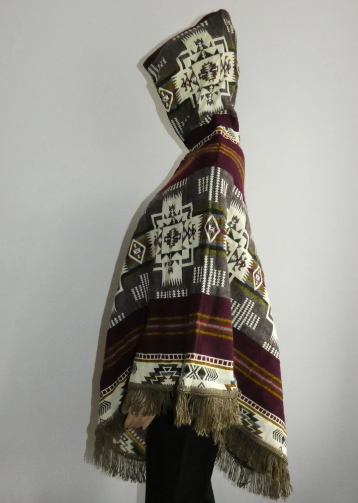 Pončo I (lamí vlna, Ekvádor, tmavé)