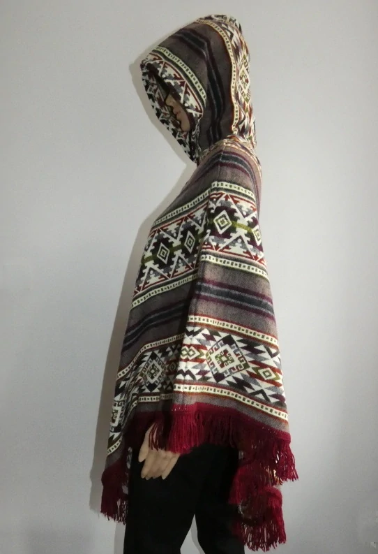 Pončo I (lamí vlna, Ekvádor, vínové)