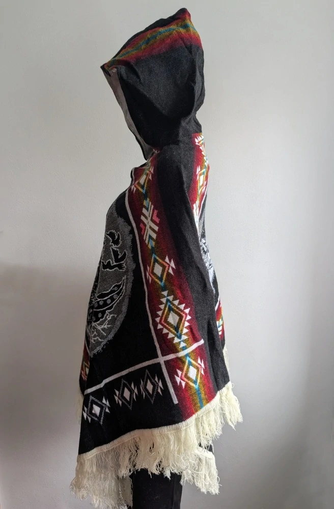Pončo I (lamí vlna, Ekvádor, vlci)