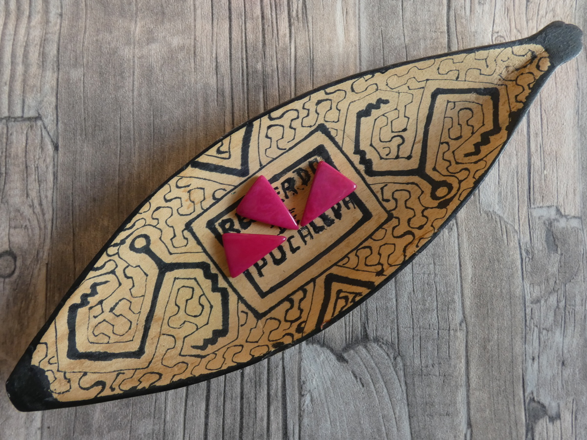 Tagua trojúhelník (skrz, růžový)