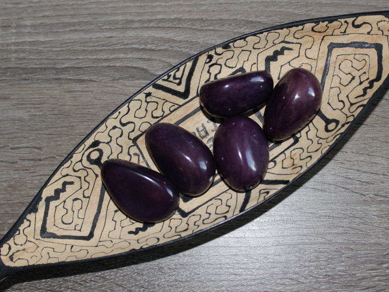 Tagua - maxikorálek (tmavě fialový)