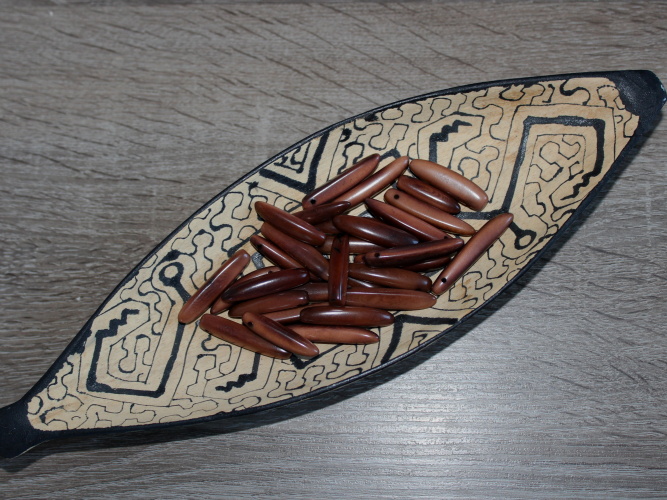 Tagua - tyčka tlustá (hnědá)