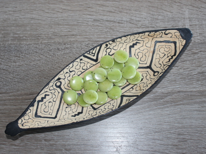 Tagua - placička 18 mm (2 díry, zelená)