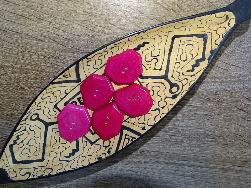 Knoflík nepravidelný (růžový)