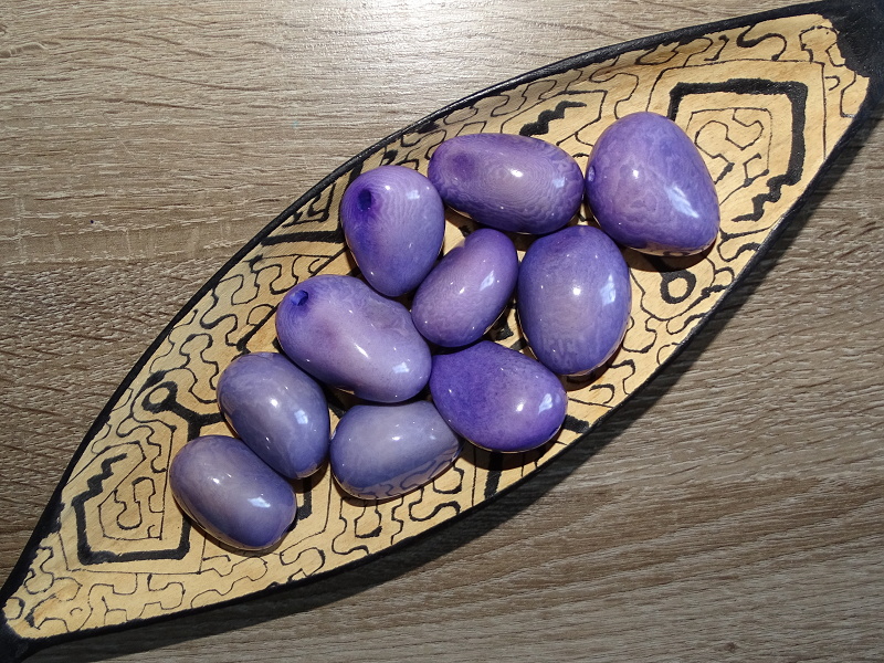 Tagua - korálek (světle fialový)