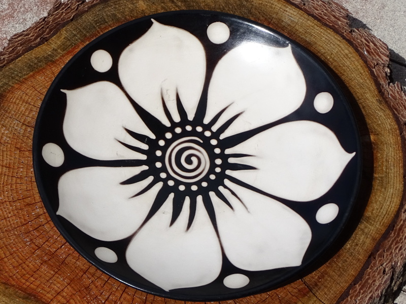 Dekorativní talíř velký (květ, 25 cm)