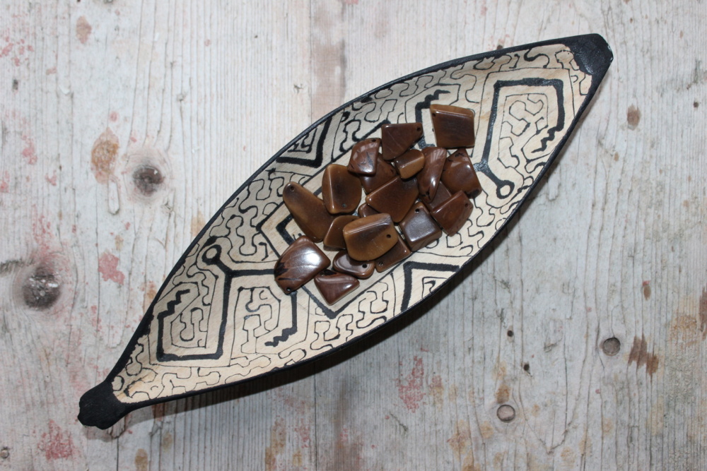 Tagua - úlomek velký (hnědý)