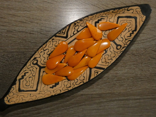 Tagua slzička (skrz, žlutooranžová)