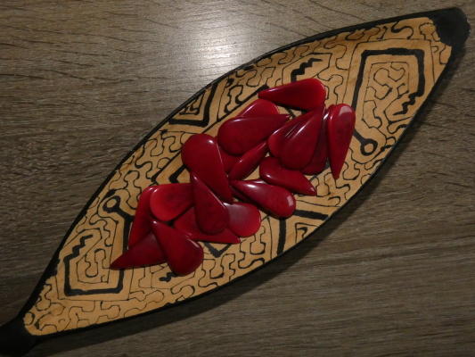 Tagua slzička (skrz, vínová)