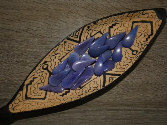 Tagua slzička (skrz, světle fialová)