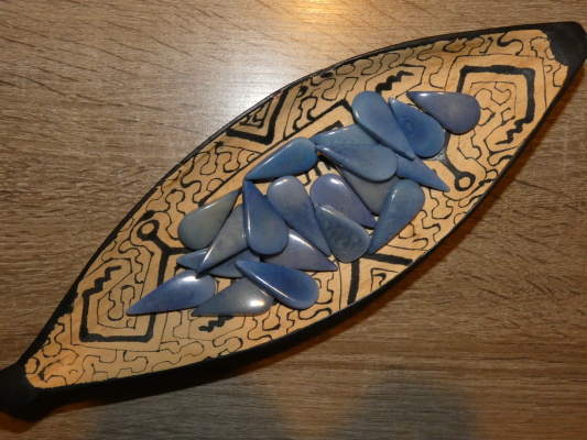 Tagua slzička (skrz, světle modrá)