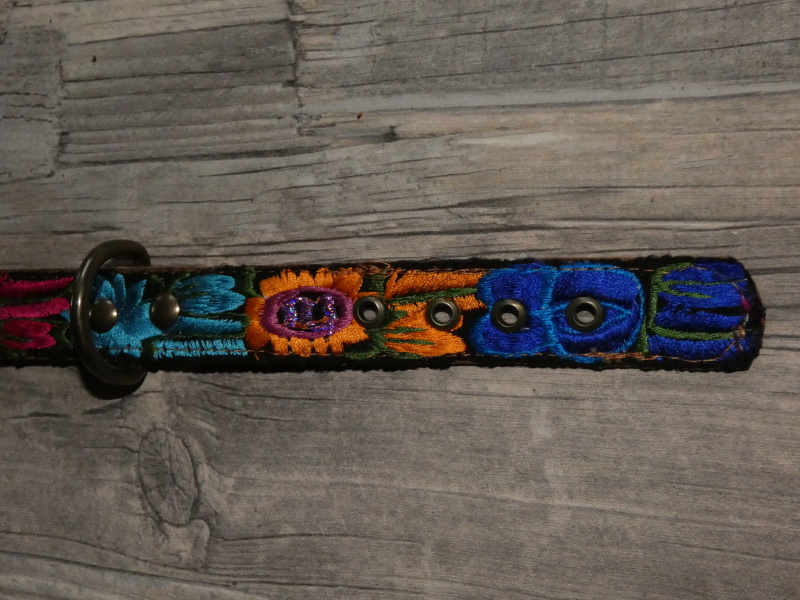 Obojek malý III (vyšívaný, 35 cm)