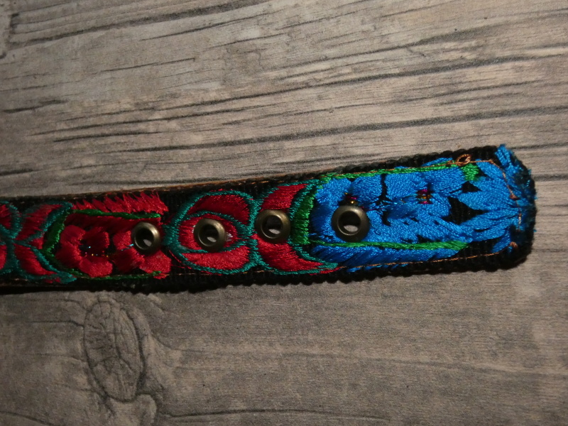 Obojek malý IV (vyšívaný, 35 cm)