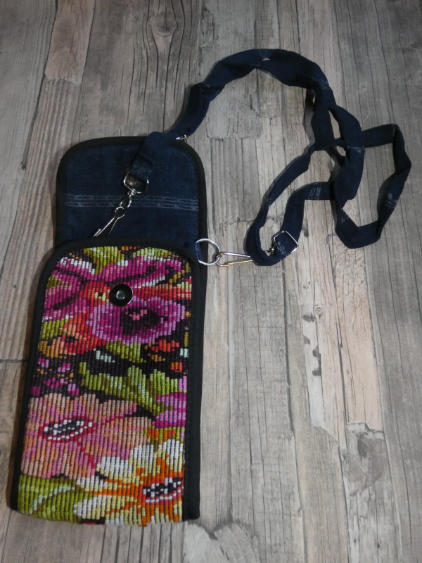 Taštička/pouzdro na mobil I (Guate)