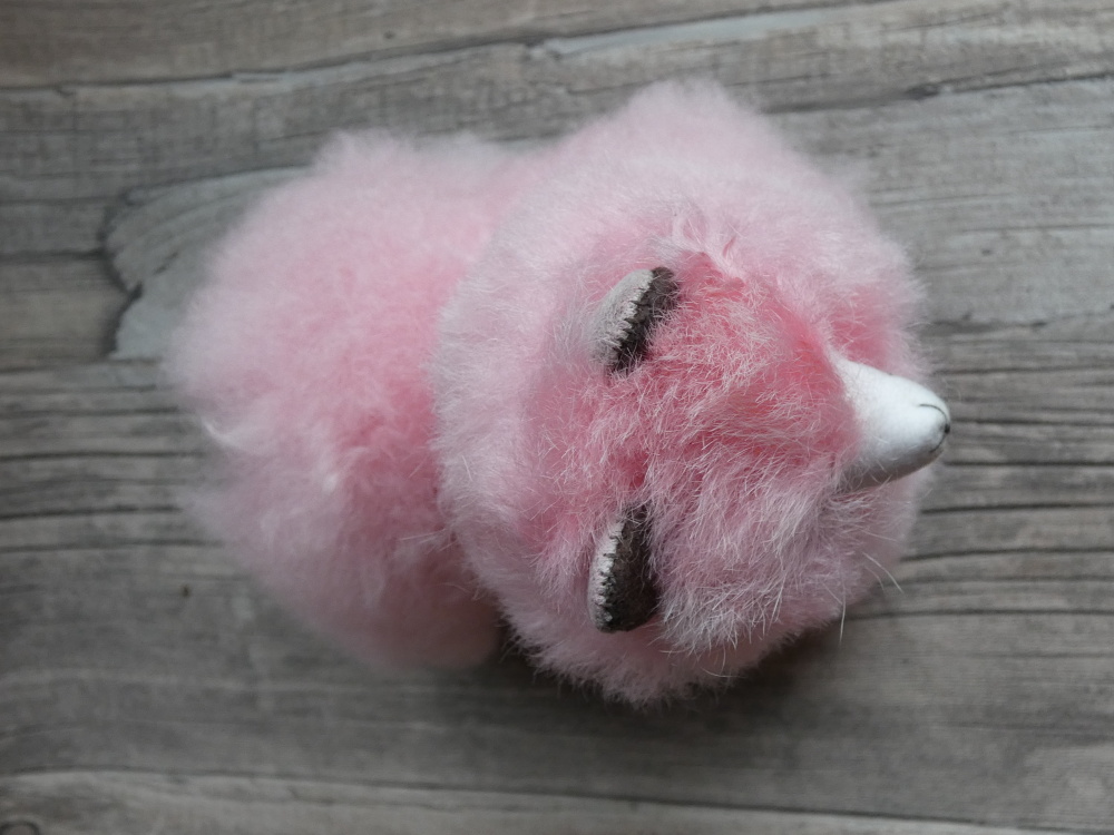 Dekorační lama z lamí vlny (střední) II