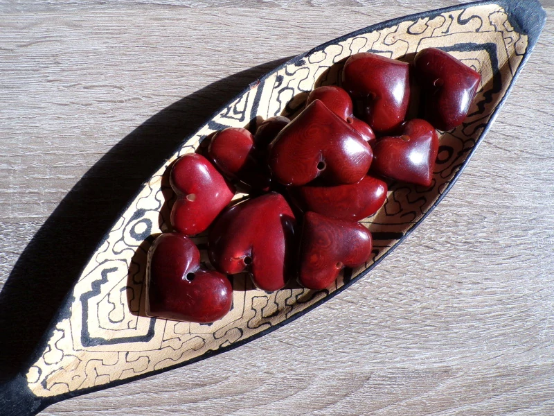Tagua srdíčko (buclaté, vínové)