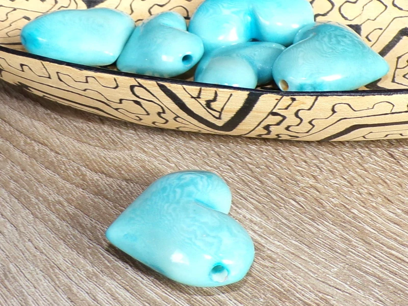 Tagua srdíčko (buclaté, bledě modré, skrz)