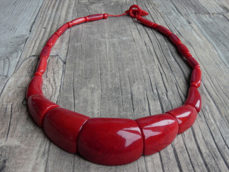 Náhrdelník (tagua červený)