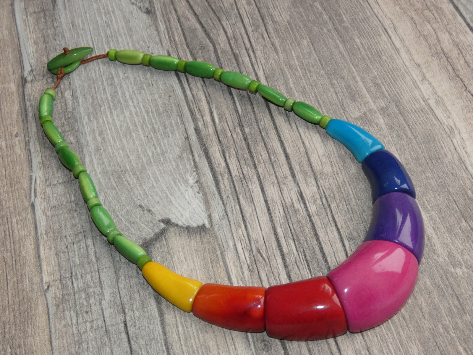 Náhrdelník (tagua, duhový)