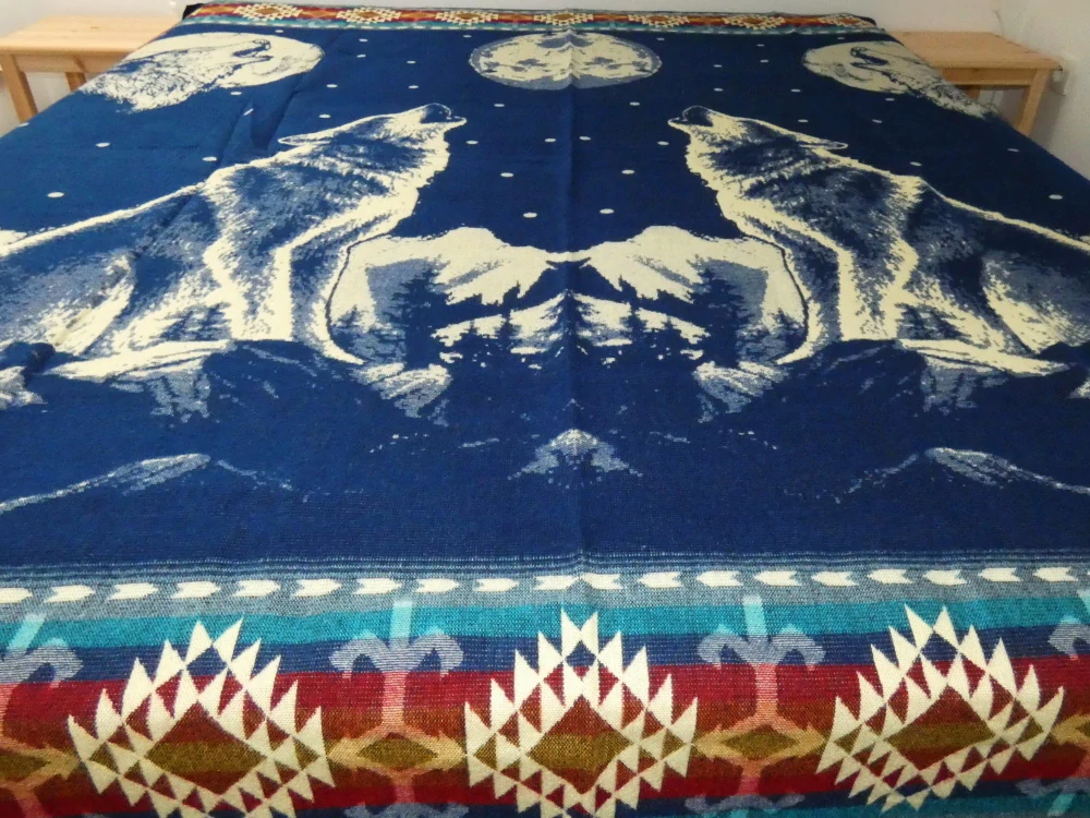 Deka Ekvádor I (lamí vlna, modrá, vlci)