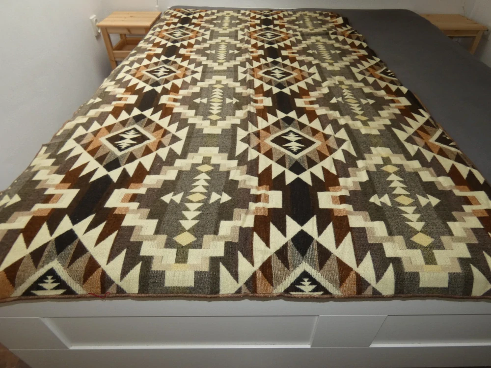 Deka Ekvádor (lamí vlna, střední VII)