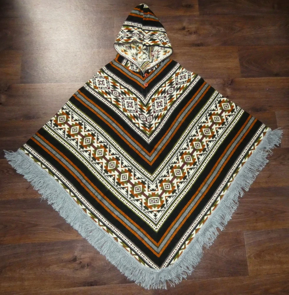 Pončo I (lamí vlna, Ekvádor, černé)