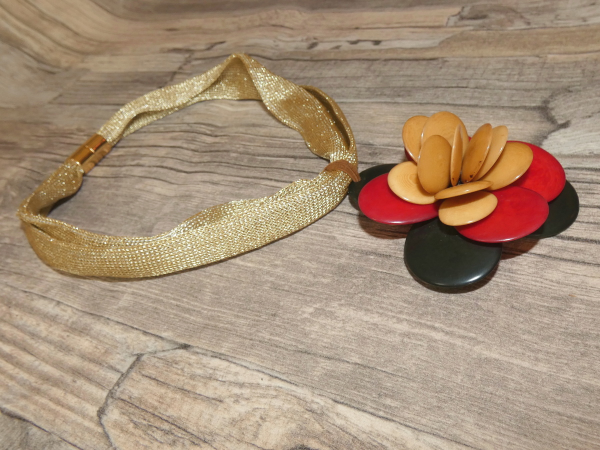 Náhrdelník (tagua plátky, květ)