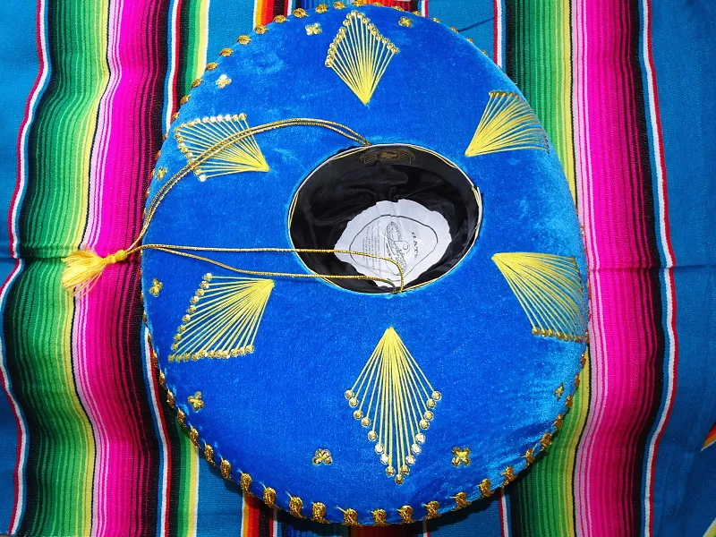 Sombrero (extra tyrkysovozlaté)