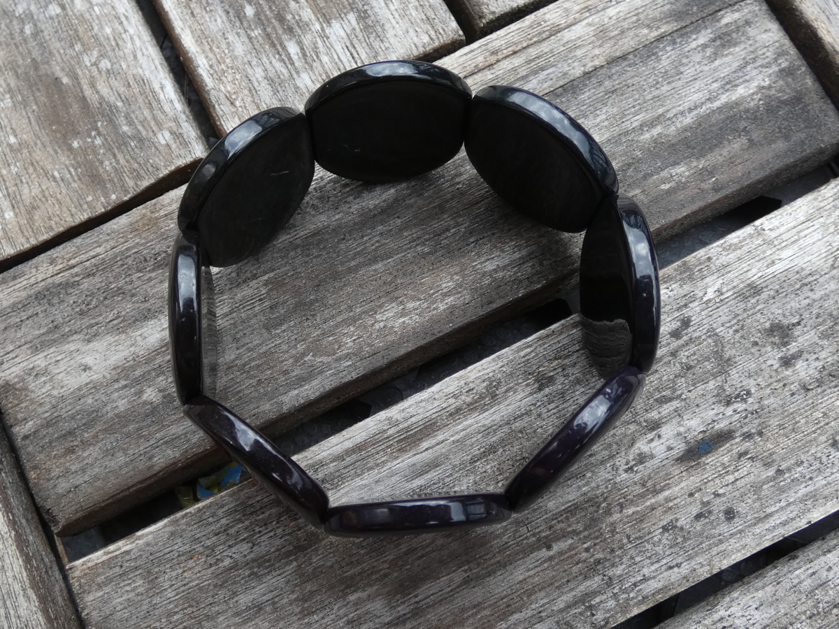 Náramek tagua (tmavý, duhový)