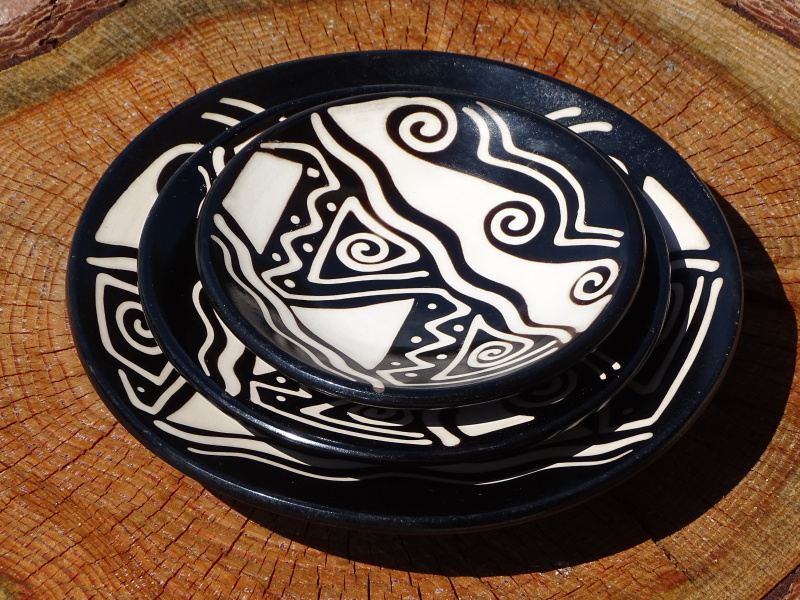 Dekorativní talíř malý (vlny, 16 cm)