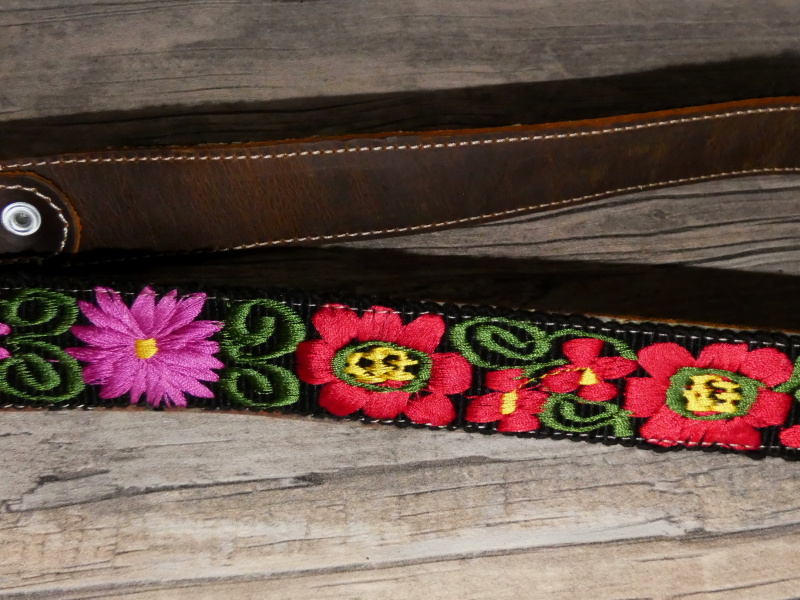 Vodítko vyšívané V