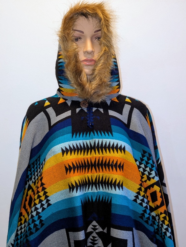 Pončo (lamí vlna, Ekvádor, vzor III)