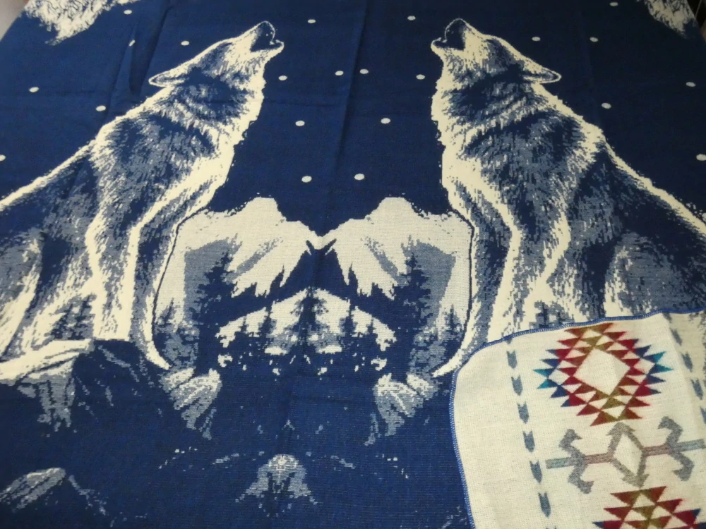 Deka Ekvádor I (lamí vlna, modrá, vlci)