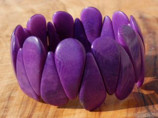 Náramek tagua (kapky, fialové)
