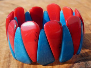 Náramek tagua (kapky, červenotyrkysové)