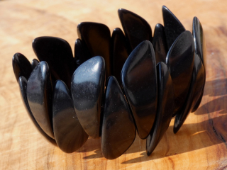 Náramek tagua (úlomky, černé)