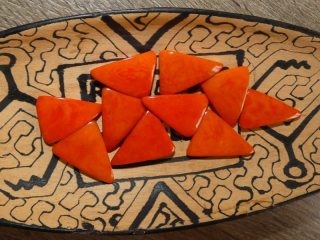 Tagua trojúhelník (dvě dírky, oranžový)