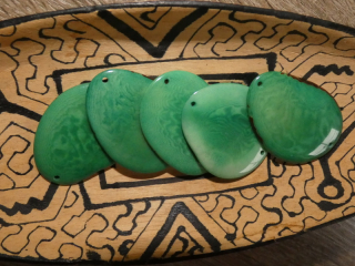 Tagua - plátek (dvě dírky, aqua)