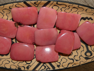 Tagua obdélník (světle růžový, 2 dírky, bez kresby)