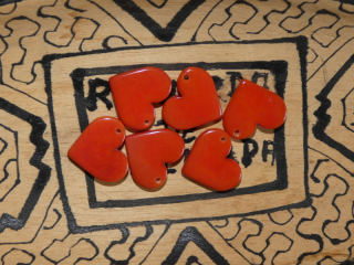 Tagua - srdíčko (malinké, oranžové)