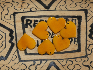 Tagua - srdíčko (malinké, žluté)