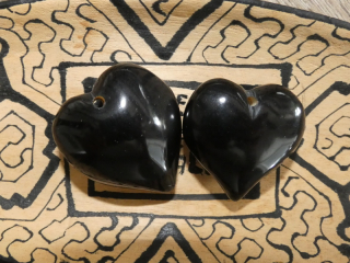 Tagua srdíčko (buclaté, černé)