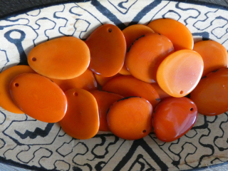 Tagua - plátek (střední, oranžový)