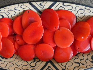 Tagua - plátek (střední, červený)