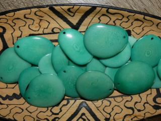 Tagua - plátek (střední, aqua)