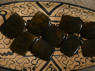 Tagua obdélník (olivový, 2 dírky, bez kresby)